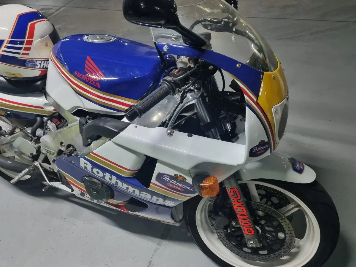 cbr400rr 로스만스팝니다.